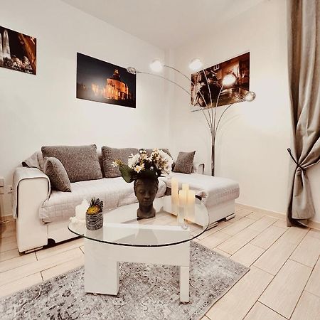 Futura Suite Apartment โบโลญญา ภายนอก รูปภาพ